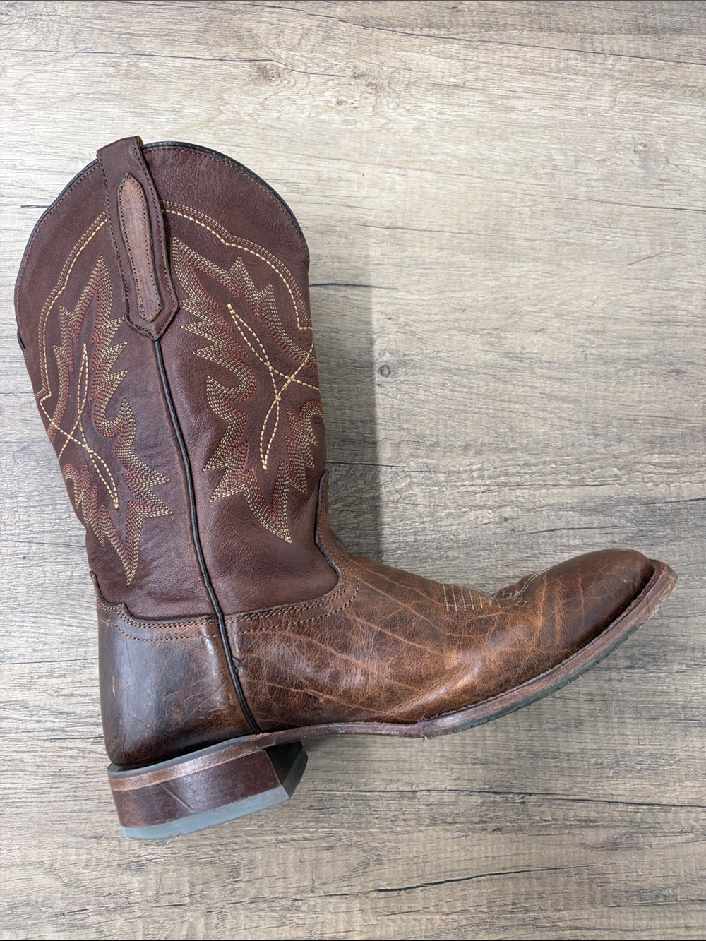 Men's Cody James Brown Leather Western Cowboy Boots with Decorative Stitching